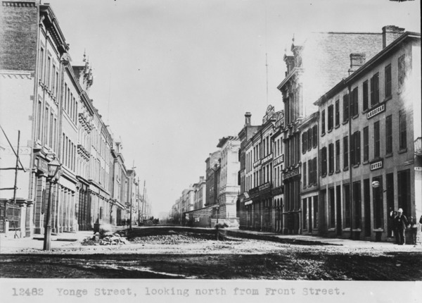 Original title:  MIKAN 3654481 Yonge Street looking North from Front Street, [Toronto, Ont.]. c. 1870 [167 KB, 1000 X 717]