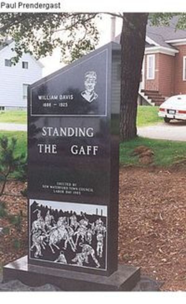 Original title:  Monument to William Davis (1888-1925), a miner who was killed during the miners' strike of 1925. 