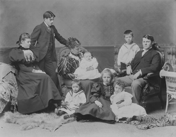 Original title:  Hon. Sir Charles Hibbert Tupper and Family. 