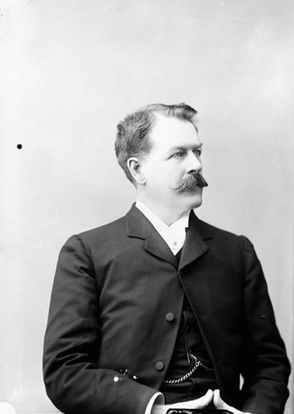 Titre original :  Hon. George Airey Kirkpatrick, M.P., (Frontenac) 