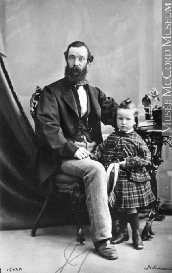 Titre original :  Photograph Philip S. Ross and Master James Ross, Montreal, QC, 1865 William Notman (1826-1891) 1865, 19th century Silver salts on paper - Albumen process 8.5 x 5.6 cm Purchase from Associated Screen News Ltd. I-15630.1 © McCord Museum Keywords:  family (800) , Photograph (77678) , portrait (53878)