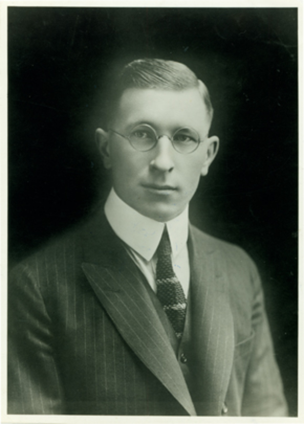 Original title:  Frederick Banting. UTARMS, A1978-0041/001 (54).