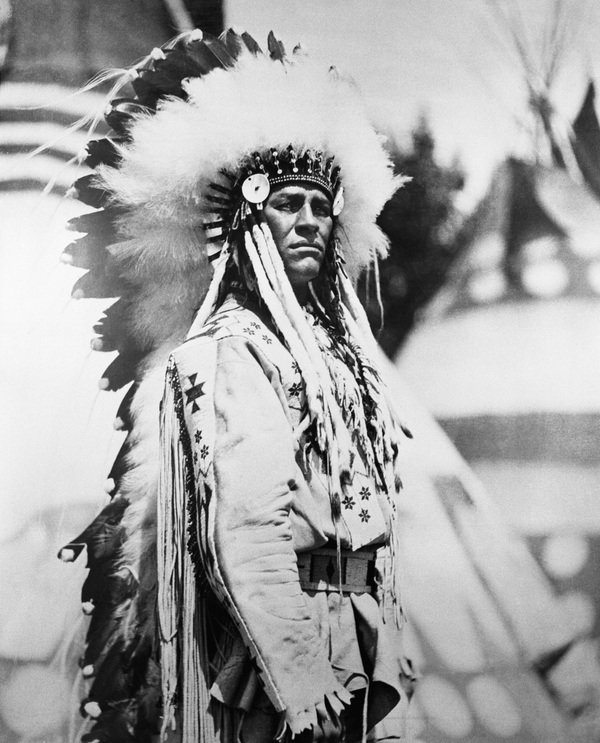 Original title:  Long Lance, Indian author and newspaperman [ca. 1920s]. Photographer/Illustrator: McDermid Studio, Calgary, Alberta. Image courtesy of Glenbow Museum, Calgary, Alberta.