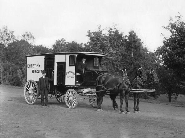 Titre original :    Description English: Photograph, Christie's biscuit wagon, Montreal, QC, 1904, Wm. Notman & Son, Silver salts on glass - Gelatin dry plate process Français : Photographie, Charrette à biscuits de Christie, Montréal, QC, 1904, Wm. Notman & Son, Plaque sèche à la gélatine, 20 x 25 cm Date 1904(1904) Source This image is available from the McCord Museum under the access number II-151705 This tag does not indicate the copyright status of the attached work. A normal copyright tag is still required. See Commons:Licensing for more information. Deutsch | English | Español | Français | Македонски | Suomi | +/− Author Wm. Notman & Son

