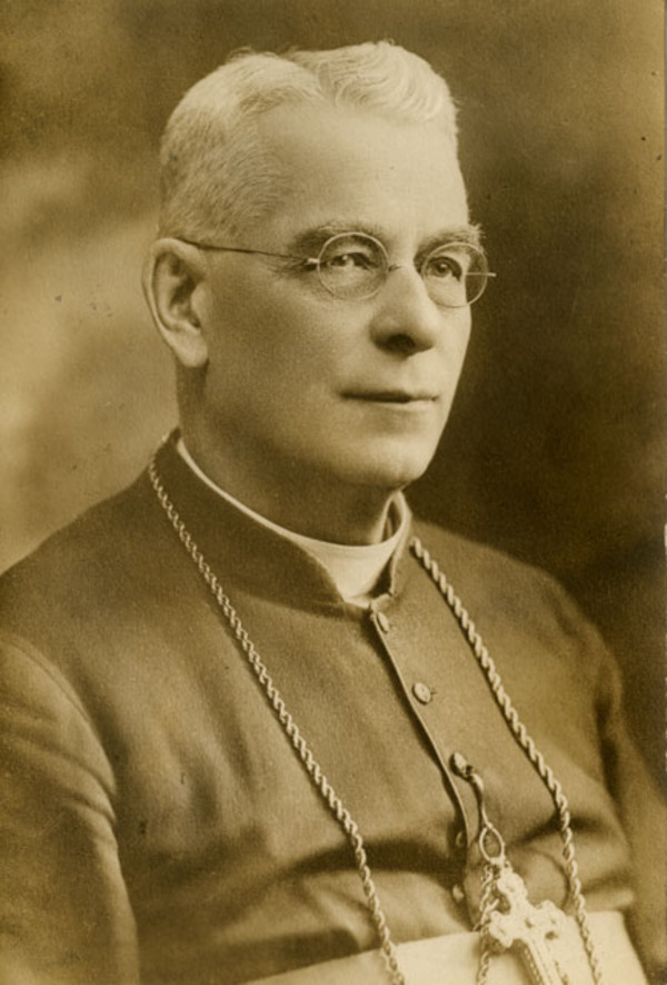 Original title:  Mgr Paul-Eugène Roy, archevêque de Québec