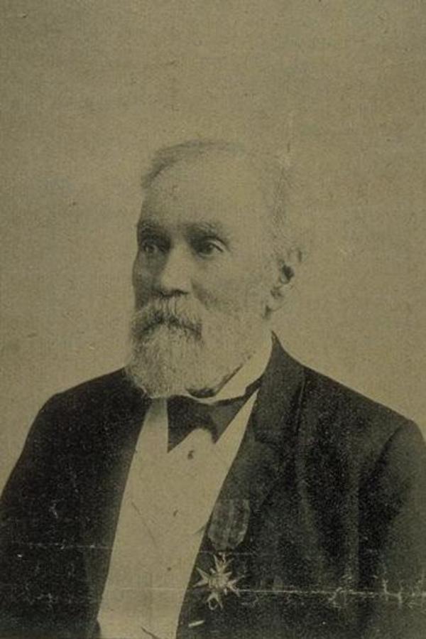 Titre original :    Description English: Robitaille in 1896 Français : Olivier Robitaille en 1896. Olivier Robitaille (3 décembre 1811 – 3 novembre 1896) fut un médecin et un homme d'affaires du Bas-Canada. Il fut maire de la ville de Québec de janvier 1856 à janvier 1857. Né à Québec, fils du charpentier Étienne Robitaille, il fit ses études au Petit Séminaire de Québec. Date 21 November 1896(1896-11-21) Source Le Monde illustré, vol. 13 no 655. p. 465 Author Le Monde illustré



