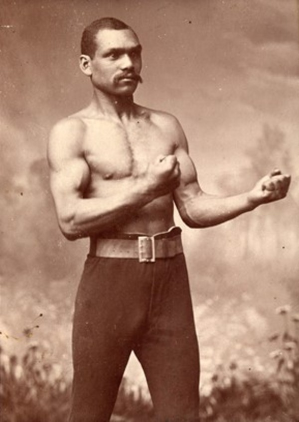 Titre original :    Description English: Old Chocolate George Godfrey, notorious canadian boxer. Português: Old Chcolate George Godfrey, lendário pugilista canadense. Date Antes 1923 Source http://www.be-hold.com/content/Boxers/images/040.jpg Author Desconhecido

