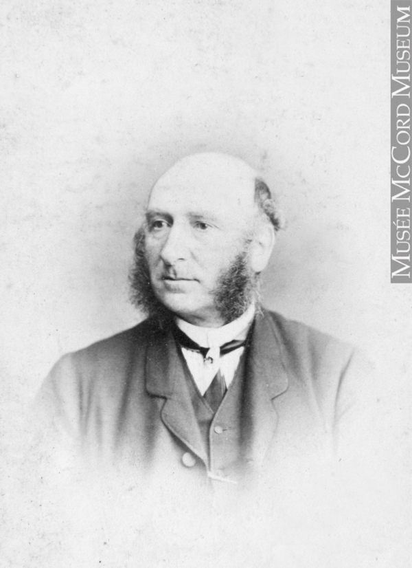 Titre original :  Photograph R. W. Heneker, Montreal, QC, 1867 William Notman (1826-1891) 1867, 19th century Silver salts on paper mounted on paper - Albumen process 8.5 x 5.6 cm Purchase from Associated Screen News Ltd. I-26712.1 © McCord Museum Keywords:  male (26812) , Photograph (77678) , portrait (53878)