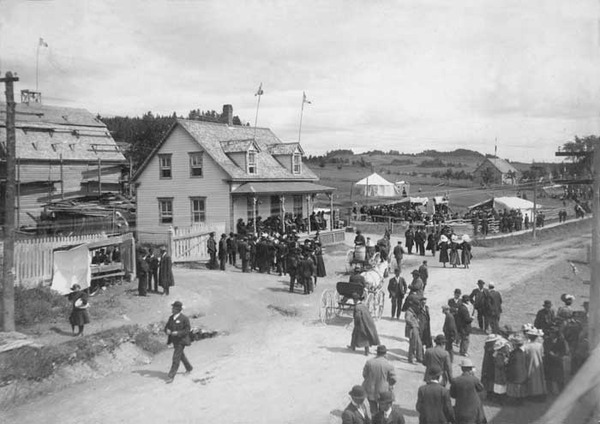 Titre original&nbsp;:  Sixth National Convention of the Acadians at Saint-Basile - 1908.